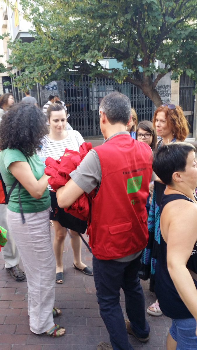 Noves armilles pels arllibrencs.  En el 1r anys de l' #arllibre s'han compartit més de 5.000 llibres <a href="/LaTrobada_org/">La Trobada</a>