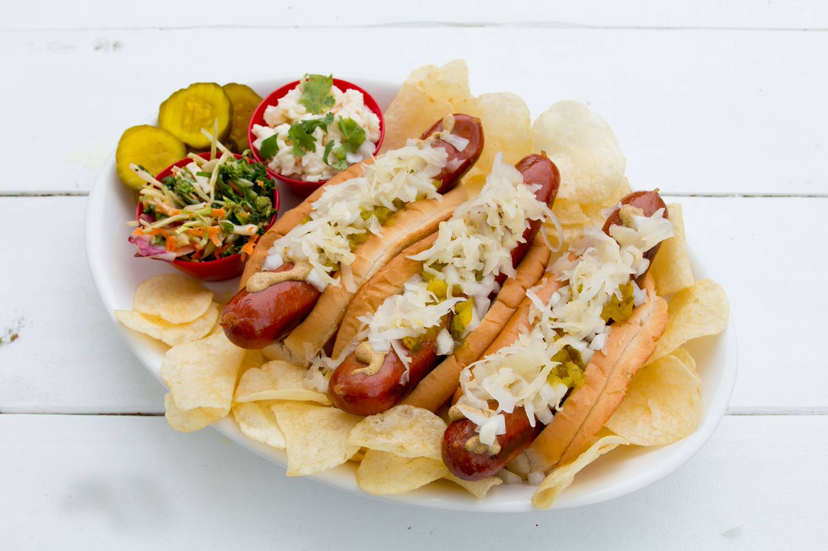 BostonDotCom's tweet photo. Newton is getting a new hot dog spot called The Savage Wiener https://t.co/ygOyIdWrtp https://t.co/Asr1kpCOz6