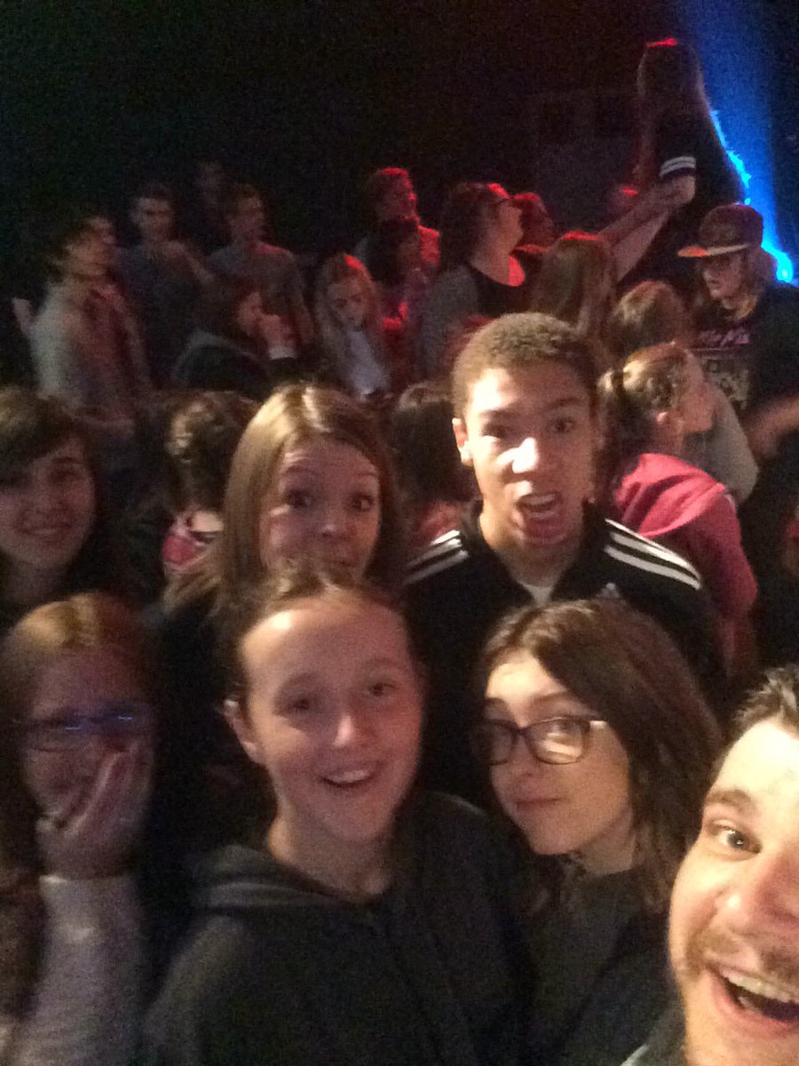 JulianJArnold's tweet photo. Crowded selfish #AliveNight https://t.co/FCNh7bkmgh