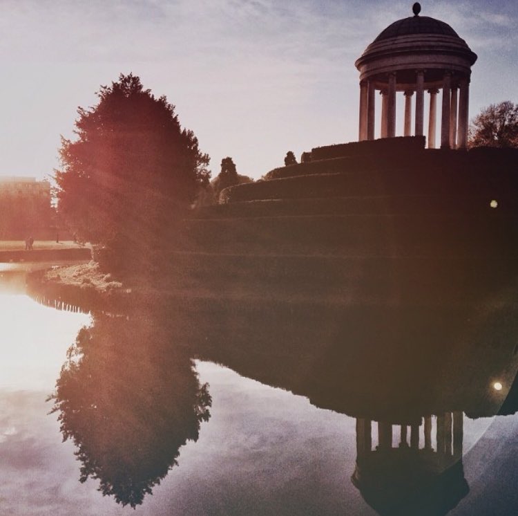 francescasara's tweet photo. #PartoPer il #ParcoQuerini di #Vicenza e mi godo questo super tramonto #Veneto. ❤️ https://t.co/E0HEjnIsTy