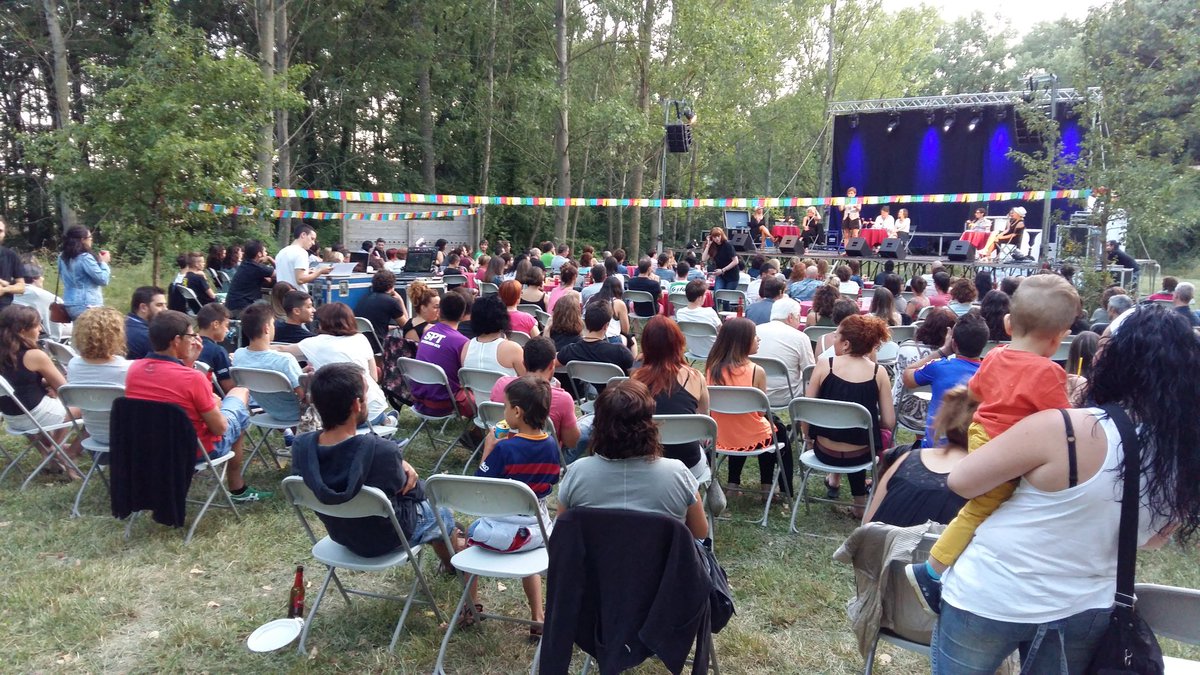 Exitàs dels #Socarrats amb vetllada de monòlegs i música a #LaRiera de #SantPereTorelló. I a la nit <a href="/raggatunning/">Raggatunning</a>.