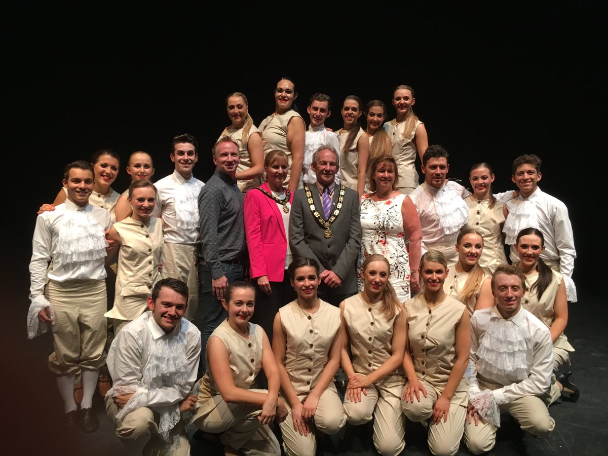 mpaauk's tweet photo. Thank you to @HertsmereMayor Clllr Pete Rutledge, for attending tonight's Opening Night @watfordpalace https://t.co/pGc46HgrhY