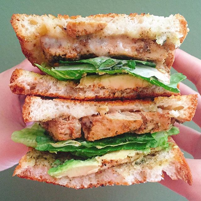 Can someone make this for us NOW! Pesto Chicken Sandwich from <a href="/sixvegansisters/">six vegan sisters</a> #Friday
