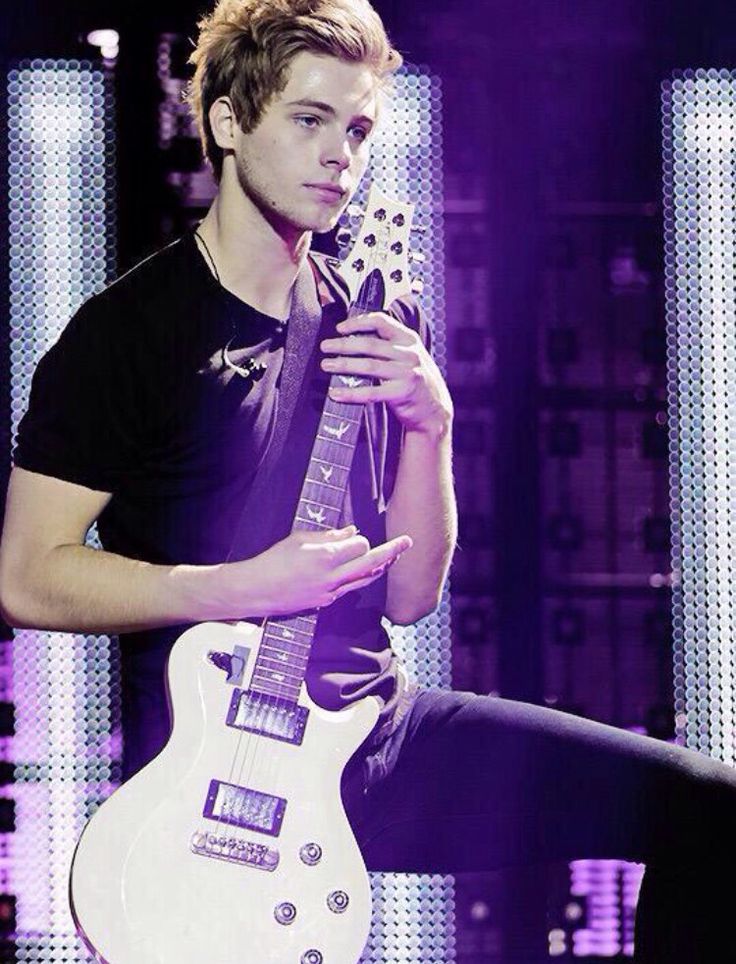 5sos_deike's tweet photo. #HappyBirthdayLuke #5sosgermany
happy birthday dude♥.permanent as you are.see you soon:) the fourth year in a row https://t.co/6QgLeDOn93