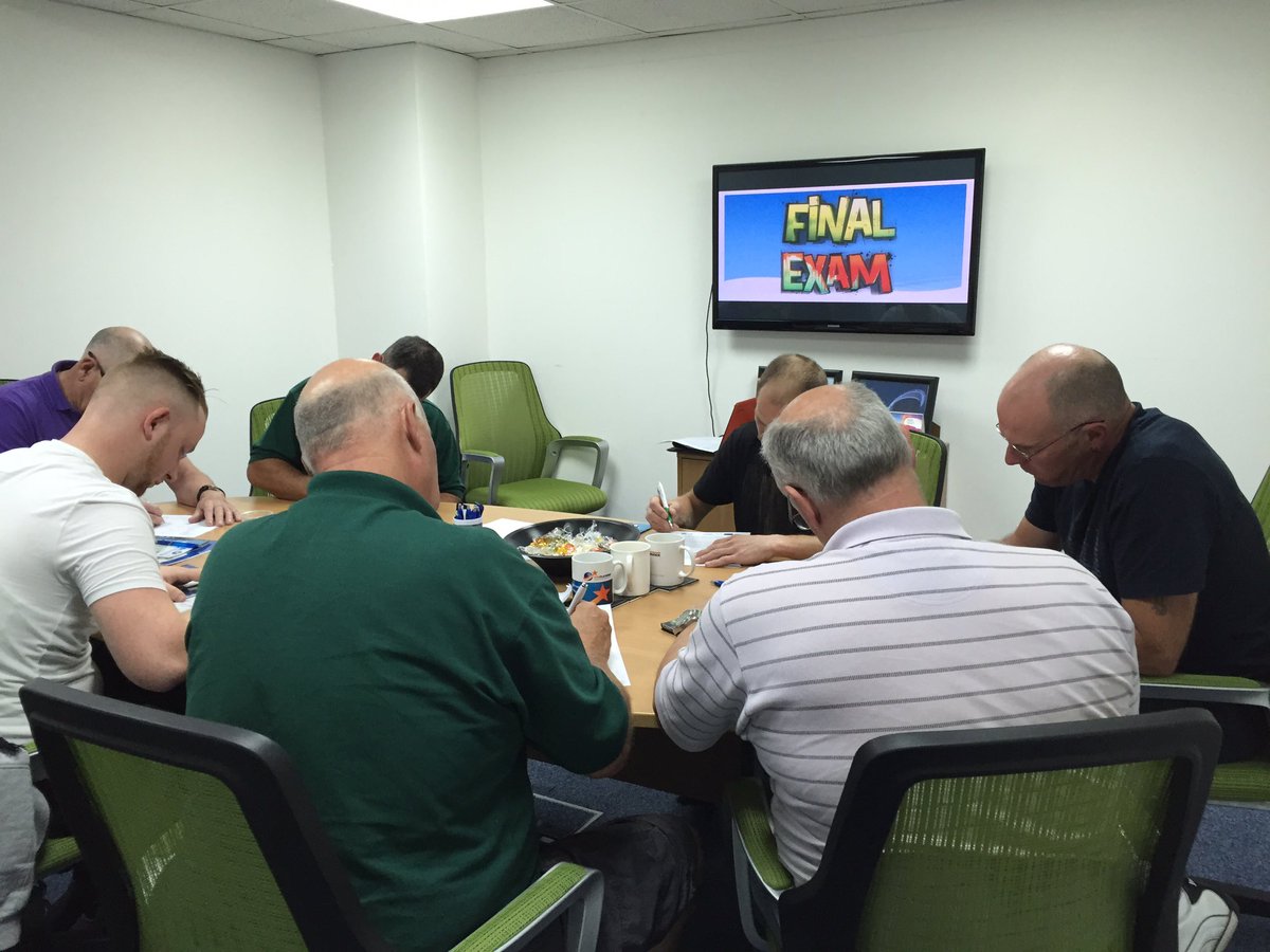 #manualhandling #safeworkingatheights with <a href="/KovaraProjects/">Kovara Projects Ltd</a> great group with huge #experience #learning #humour