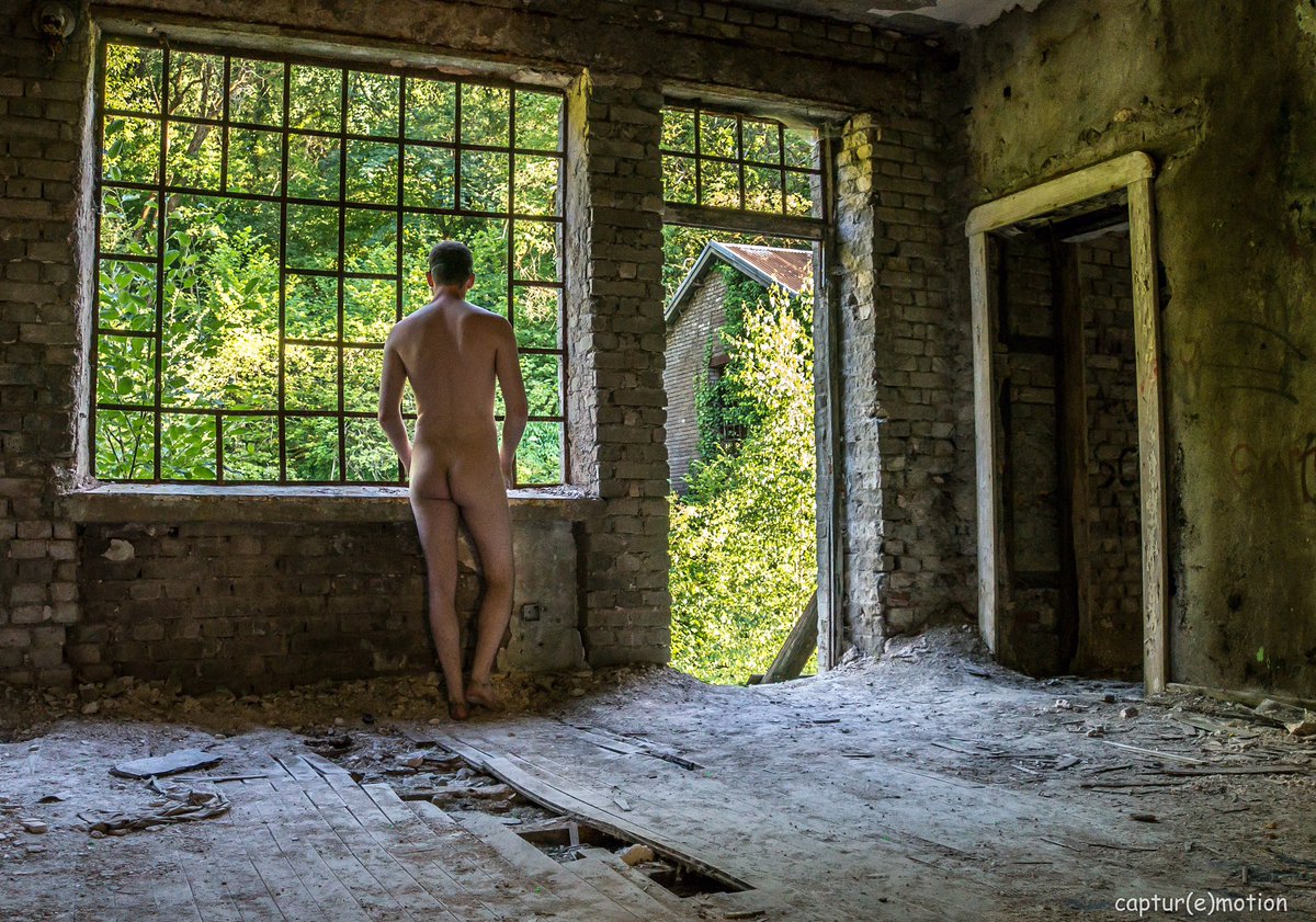 capture_motion's tweet photo. Outside #nudemale #malenude #gay #gayfrance #ass #butts #fesses https://t.co/wjkxApZ78L