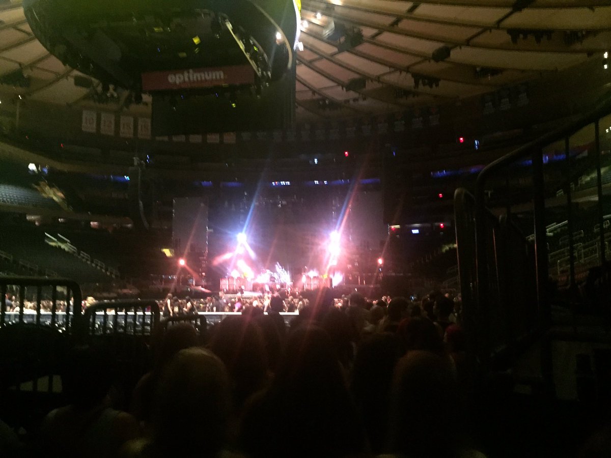 5SOS Updates tweet media