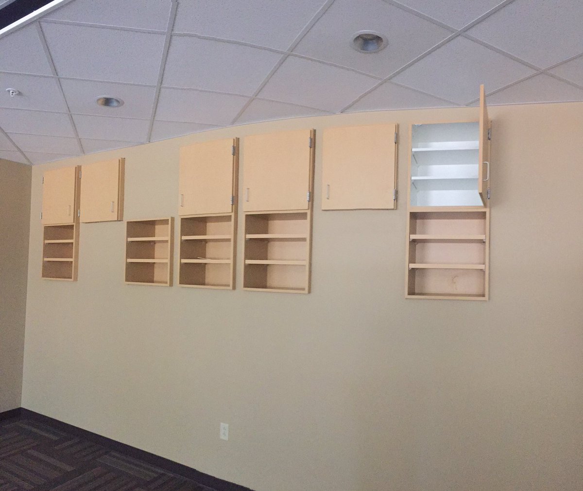 CompassElemPCR3's tweet photo. Gym, hallway, recessed storage in student classrooms and interactive wall and projector. #CompassElem https://t.co/keqt8y1Orc