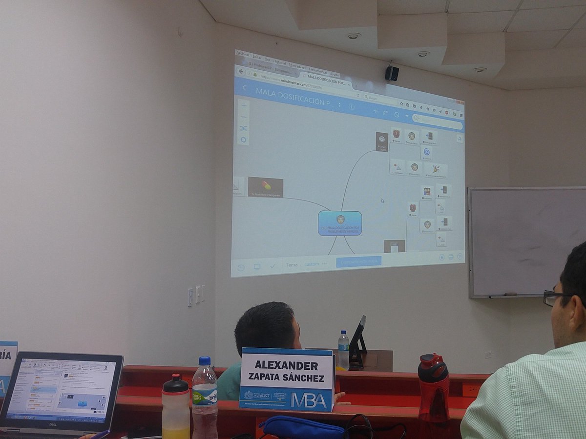 Joclo1's tweet photo. @alzapa78 exponiendo nuestra nueva app en @javerianacali #mbacali17 https://t.co/9kmR5QvdeN