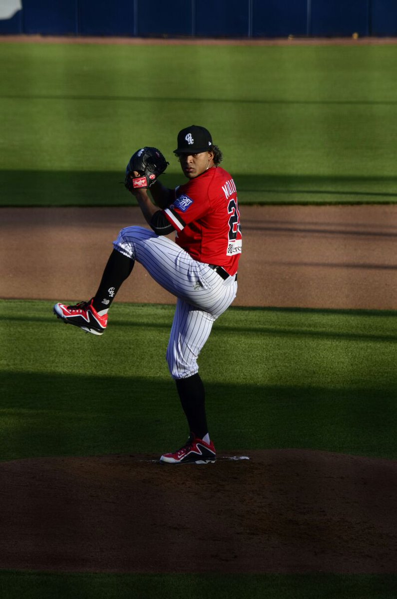 NestorMolina_P's tweet photo. La vida es un sube y baja solo espera tu turno de estar arriba ⚾ no te desesperes cuando estés abajo #supernovato⚾ https://t.co/B3gnVFwhNm
