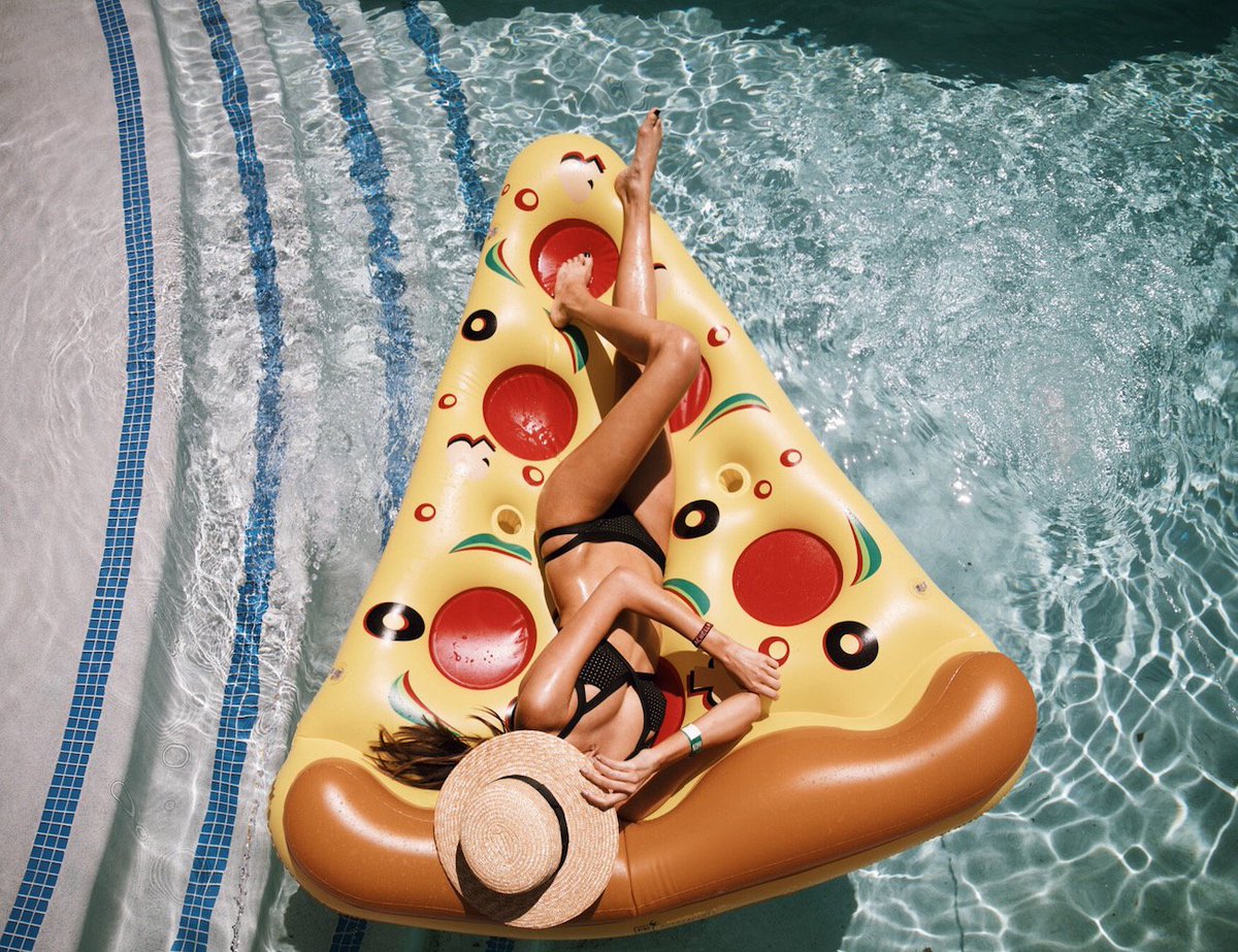 Recommended: Luxury Pool Floaties By Floatie Kings http://gdfl.co/1qUVPqD M...