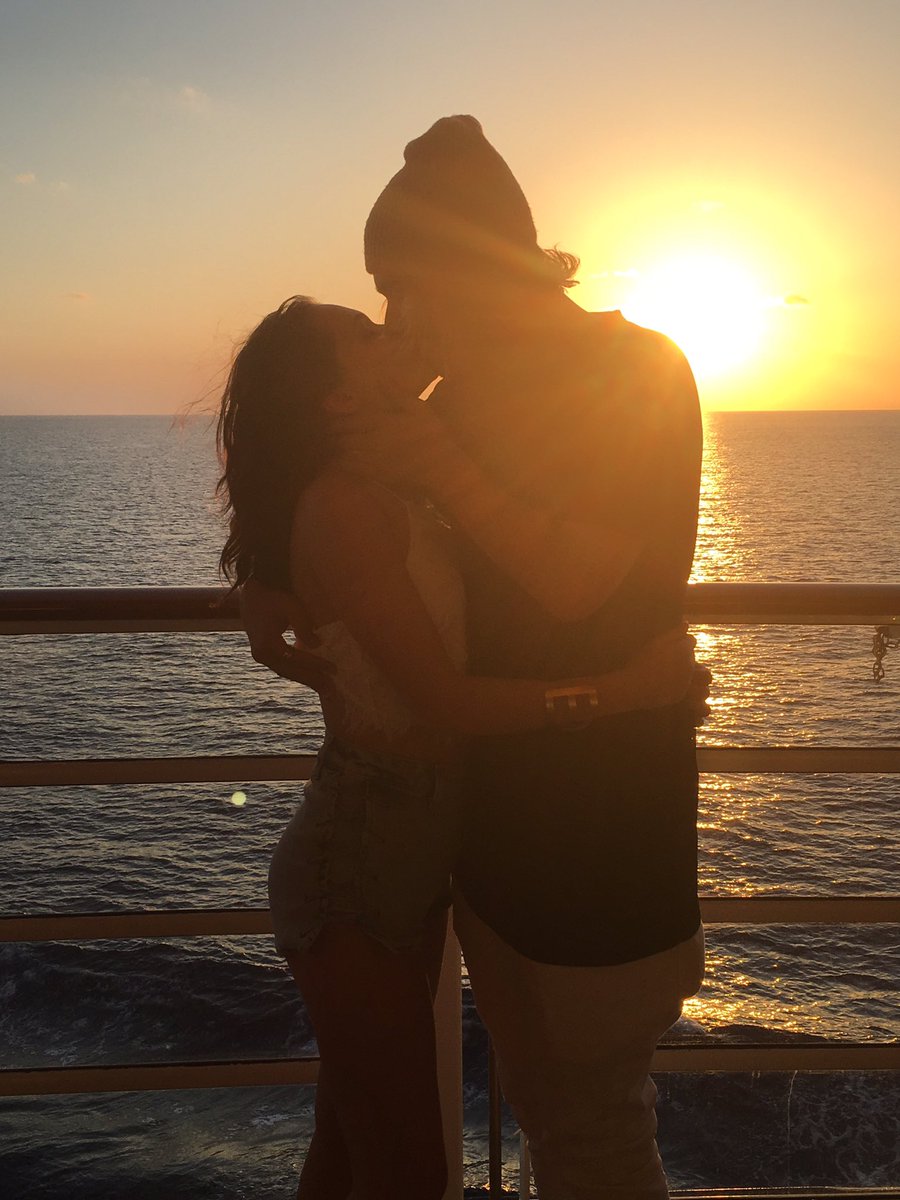 kelliberglund's tweet photo. dreamboats everywhere! @NotTylerWilson you're too cute my love https://t.co/y1ChNMWgcp