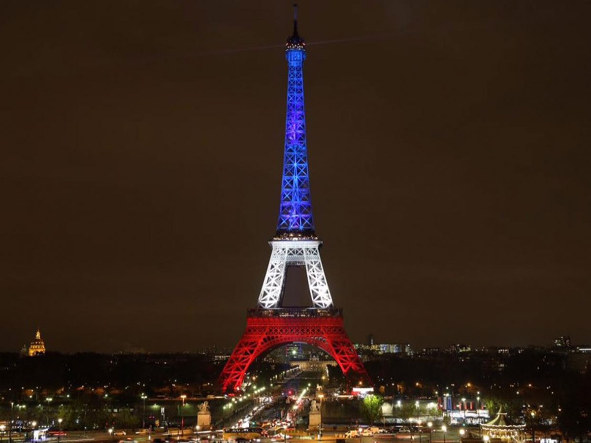 luluwhite86's tweet photo. The Eiffel Tower tonight x
#PrayForNice #eiffeltower #FrenchAttack #France #RESILENCE #allforone #ViveLaFrance https://t.co/viyhSb5rCp