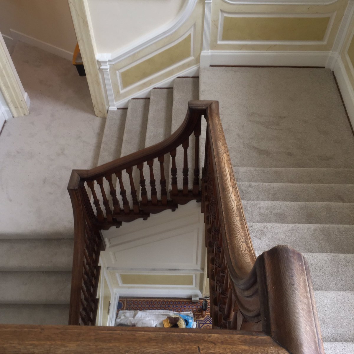 nscarpets's tweet image. #countryhouse with a grand entrance #luxury