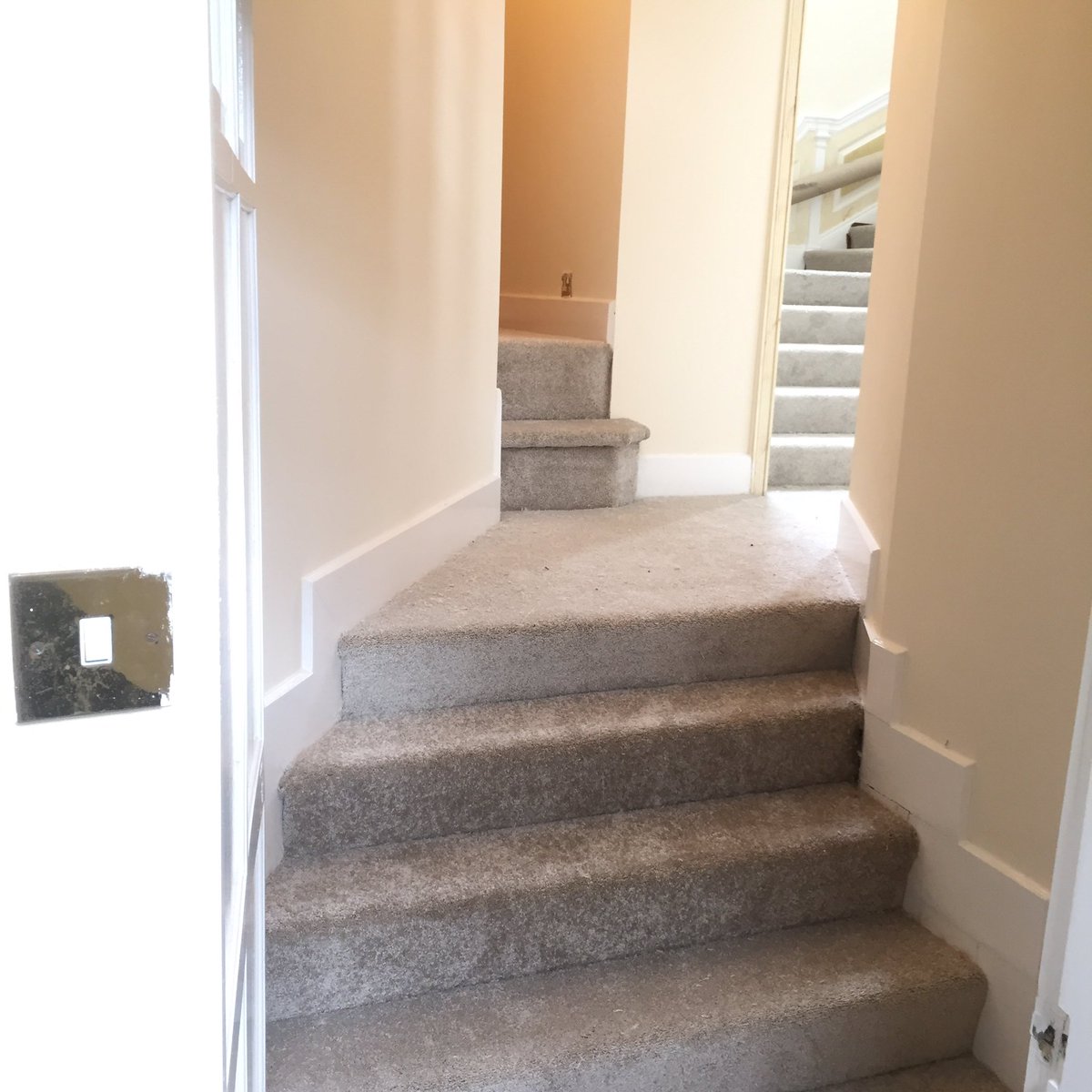 nscarpets's tweet image. #countryhouse with a grand entrance #luxury