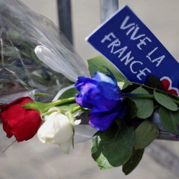 juandc51ws's tweet photo. The Victims & their love ones shouldn't deserve this horrible tragedy in France ๐ข๐ #PrayForNice #StayStrongNice https://t.co/P9jcDiNMjQ
