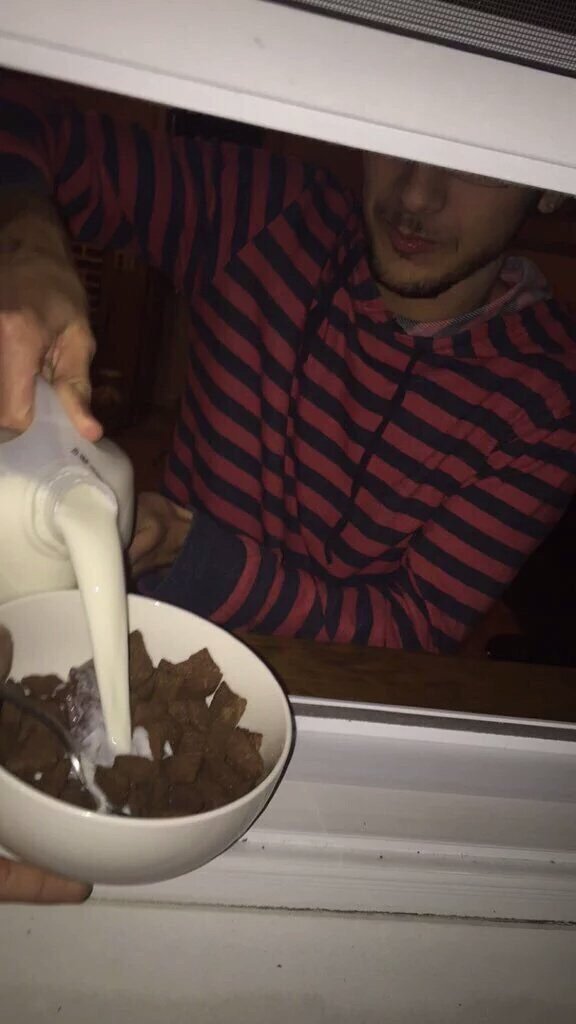 CauseWereGuys's tweet photo. These are real friends 😂 https://t.co/lTjxD38Quo