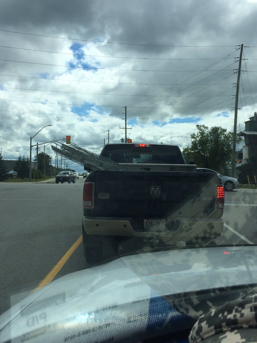 lbertaTrucker's tweet image. Tying bundles together only secures them to each other, but doesn't secure to your vehicle. #DriverFail #Elora