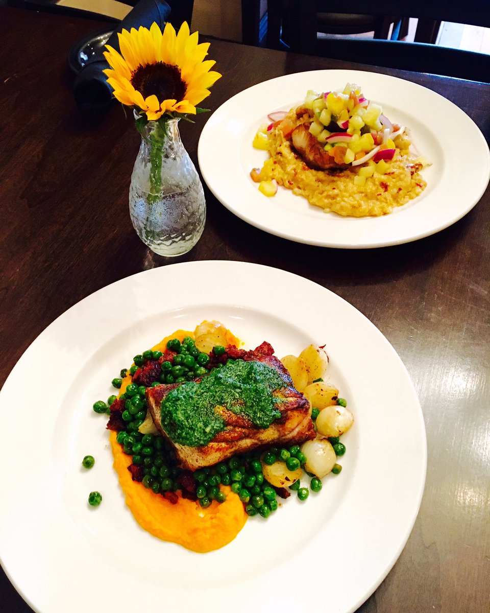 MOMsDoylestown's tweet image. #eatgoodfood #drinkgoodbeer #FreeAC #OutdoorDining @VisitBucksPA #YourMoMsLovesYou