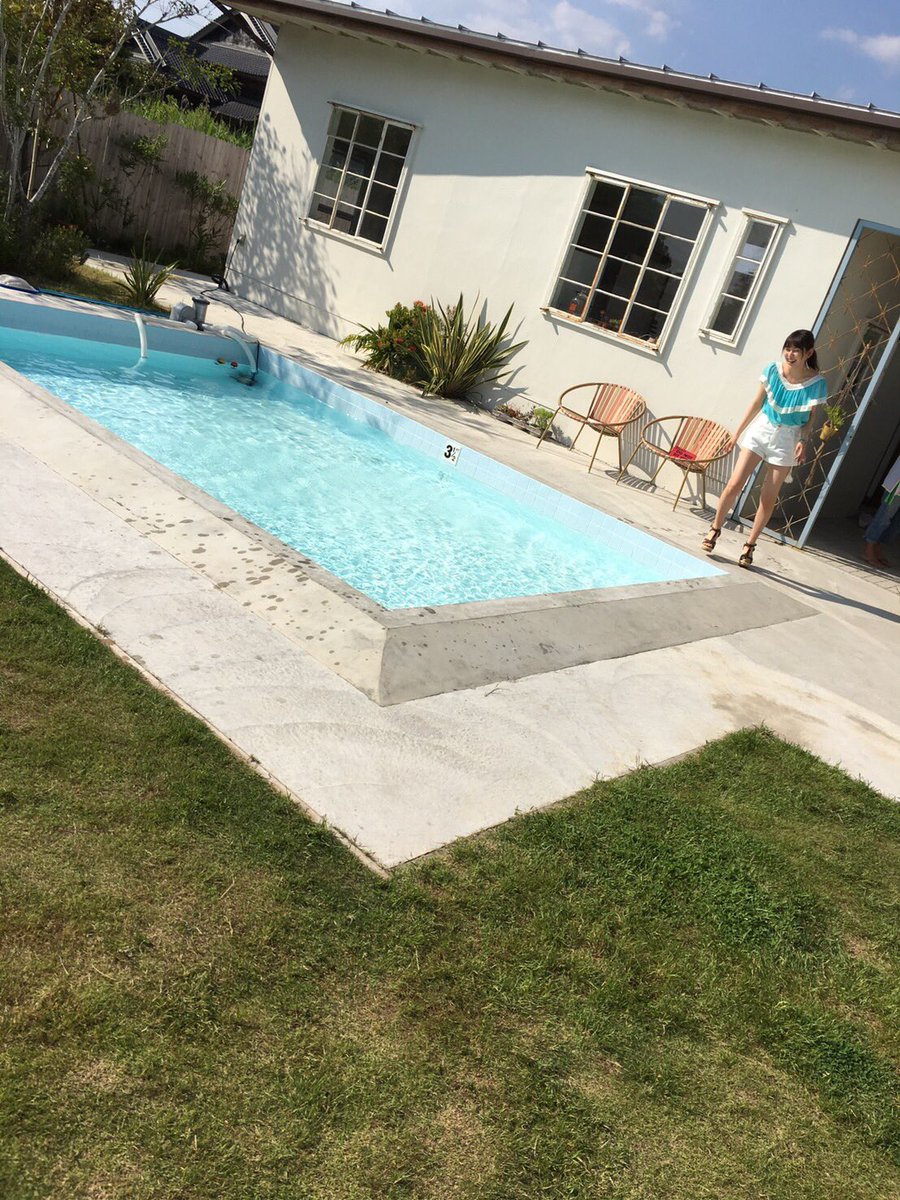 JuiceJuice_uf's tweet image. 高木です😎水をすくって撒き散らすあーりーさんの写真です🐳 #ニモ見ましたか🐠 #私はばっちり見ました〜 #lastcode #11.7武道館 #フォロワー増やそう大作戦