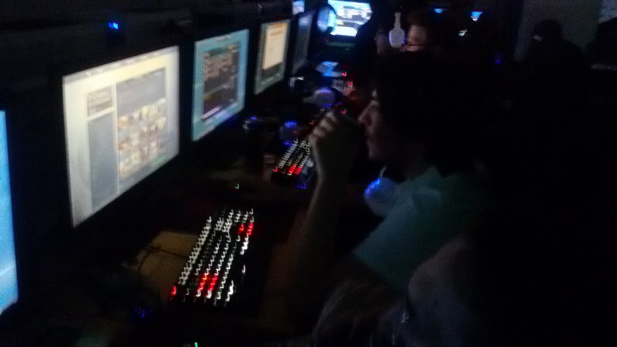 PentaKillersGG's tweet photo. Aquí estamos todos los Pentakillers #NocturnitaElite https://t.co/2mOdz2baG9