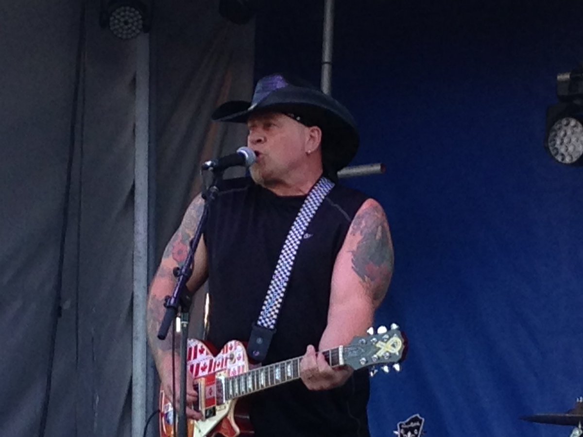 PooleMama's tweet photo. Checking out #JulianAustin at the #FullThrottle street show! #ColdLake https://t.co/it5fnBSbsO