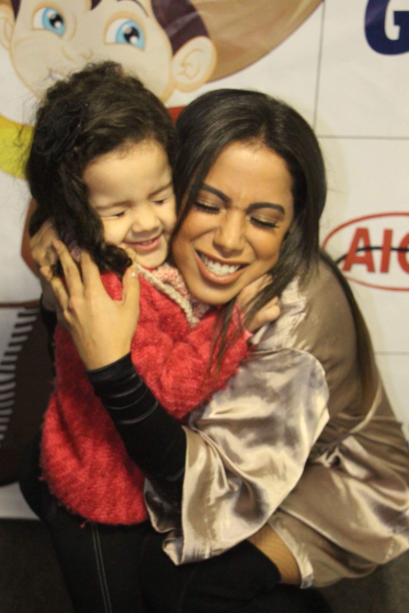 effectanitta's tweet photo. Somos fãs da cantora que parece um anjo,
Somos fãs da mulher mais linda,
Somos fãs da pessoa mais incrível
SIM SOMOS https://t.co/8TksWcqK3v