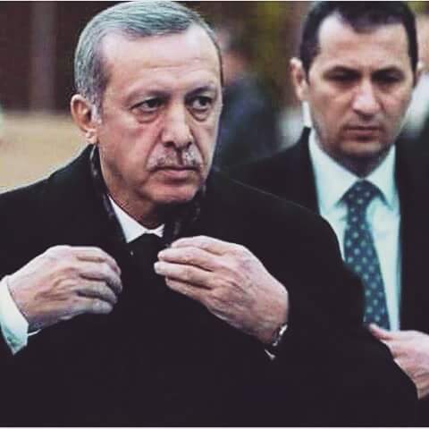 Vatana sahip çıkmanın en kolay yolu,
REİS'i yalnız bırakmamak ve onun yürüdüğü davanın yolundan yürümektir!

#Ankara