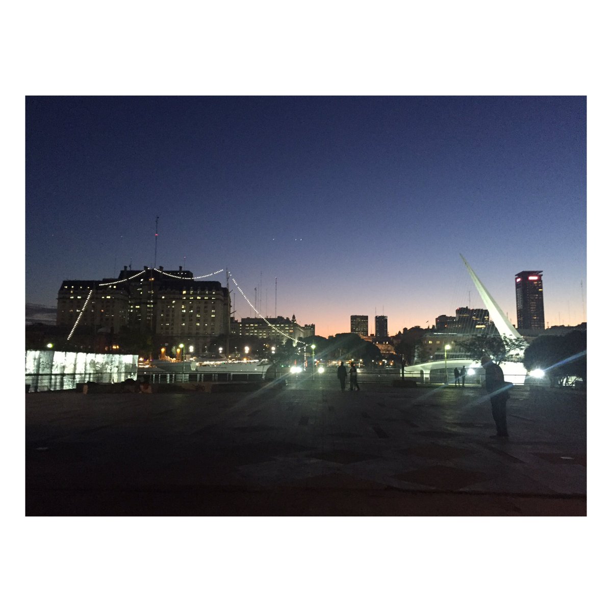 masallaprod's tweet photo. ~ bienvenido finde ~ 🙌✨
#helloweekend #nofilter #PM #buenosaires https://t.co/40ObH2is94
