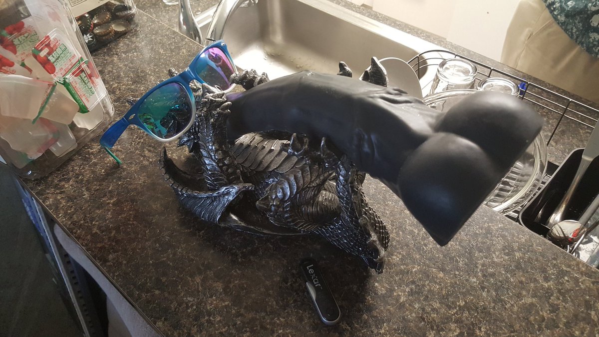 OtterHusky's tweet photo. [Sexy sax music playing in the background] https://t.co/rd5otJkd8W