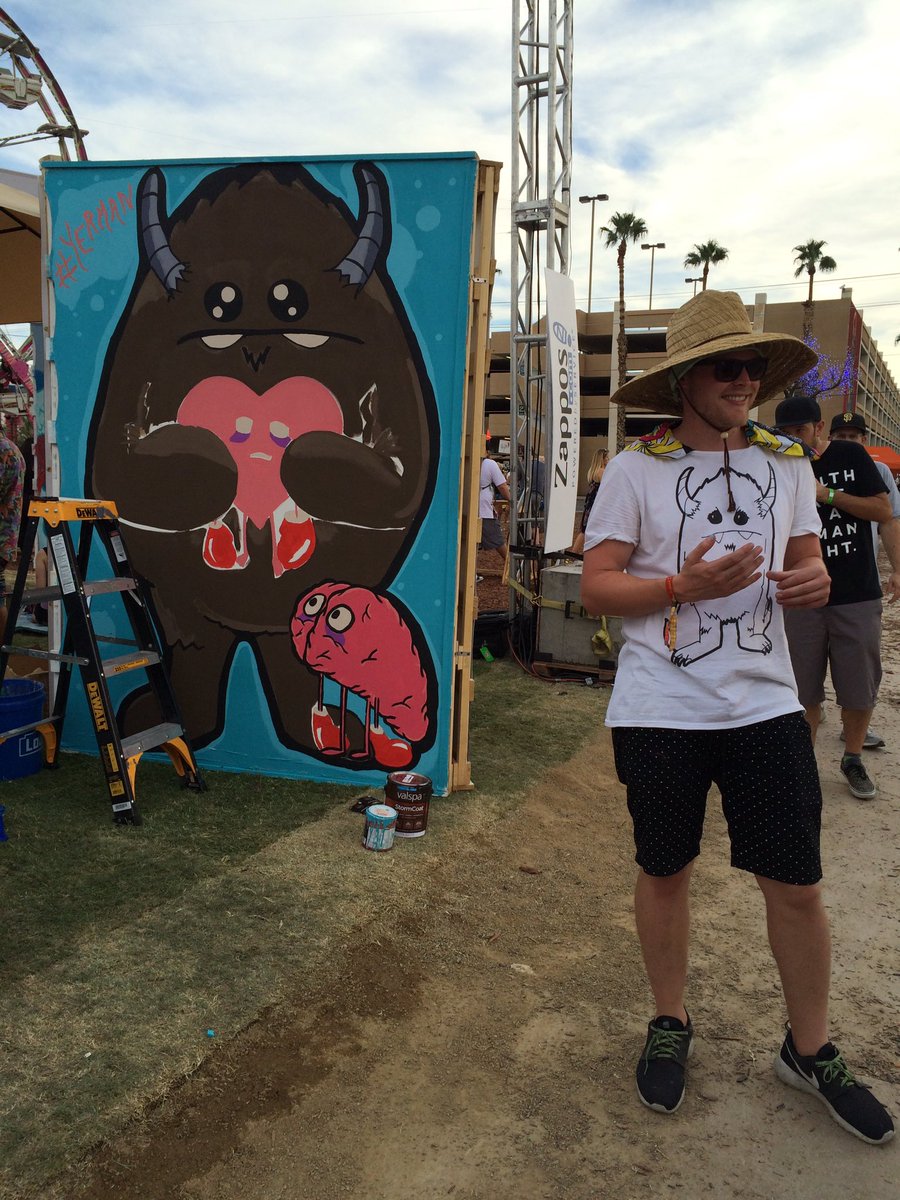 OhMattG's tweet photo. @lifeisbeautiful #MemoriesAreBeautiful #LifeIsBeautifulFest that moment from #LIB2015 that I saw a beautiful monster https://t.co/3yrsFNhNMs