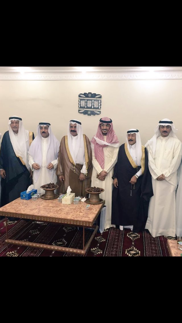 CC7cl's tweet photo. آلشيخ : ثقيل آلهـايس آل علي
وآلشيخ : أحمد المجول الجربآ
 آلشيخ : فارس آل عجل
والشآعر: حزآم آلشآهين
أ. ضاري البادي https://t.co/ctSKj5Wl3R