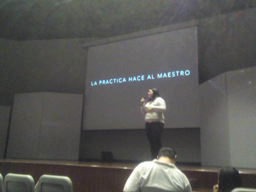 No_Fastidies's tweet photo. #CLASECM "la practica hace al maestro" #SocialMediaDay https://t.co/7AlUVPCWXo