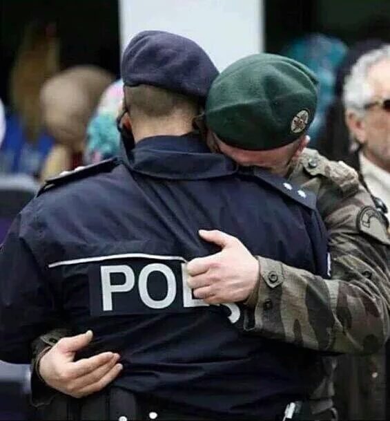 Allah askerimizi, polisimizi ve milletimizi birbirine düşürmek isteyenlere fırsat vermesin.