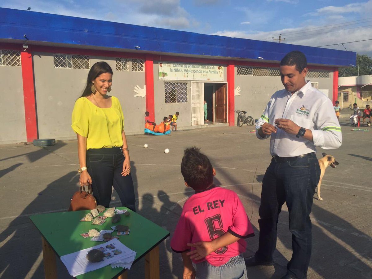 AlcaldiaEsme's tweet photo. Alcalde #Esmeraldas @LeninLaraR junto a su Sra esposa Estefania Santander en visita al #Cainaf https://t.co/Sru9Rw0pqg