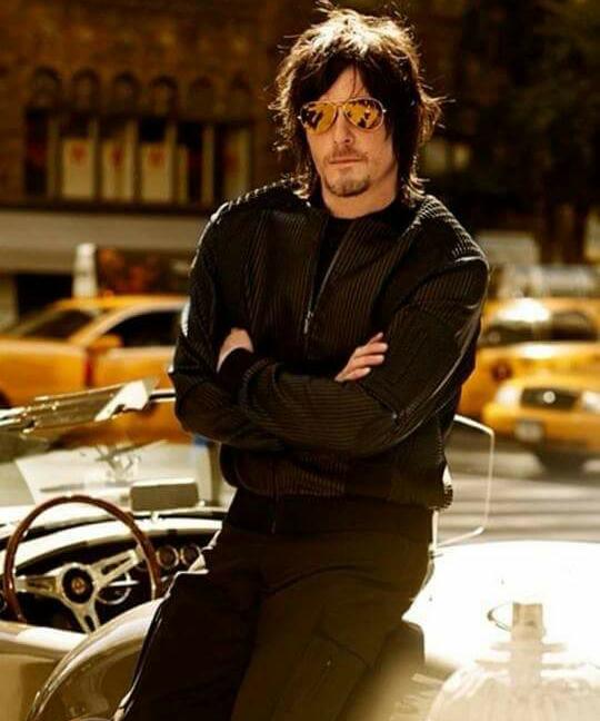 CarolinnaReedus's tweet photo. Amo essa foto ❤ #NormanReedus @wwwbigbaldhead https://t.co/4ueUwl8Zpa