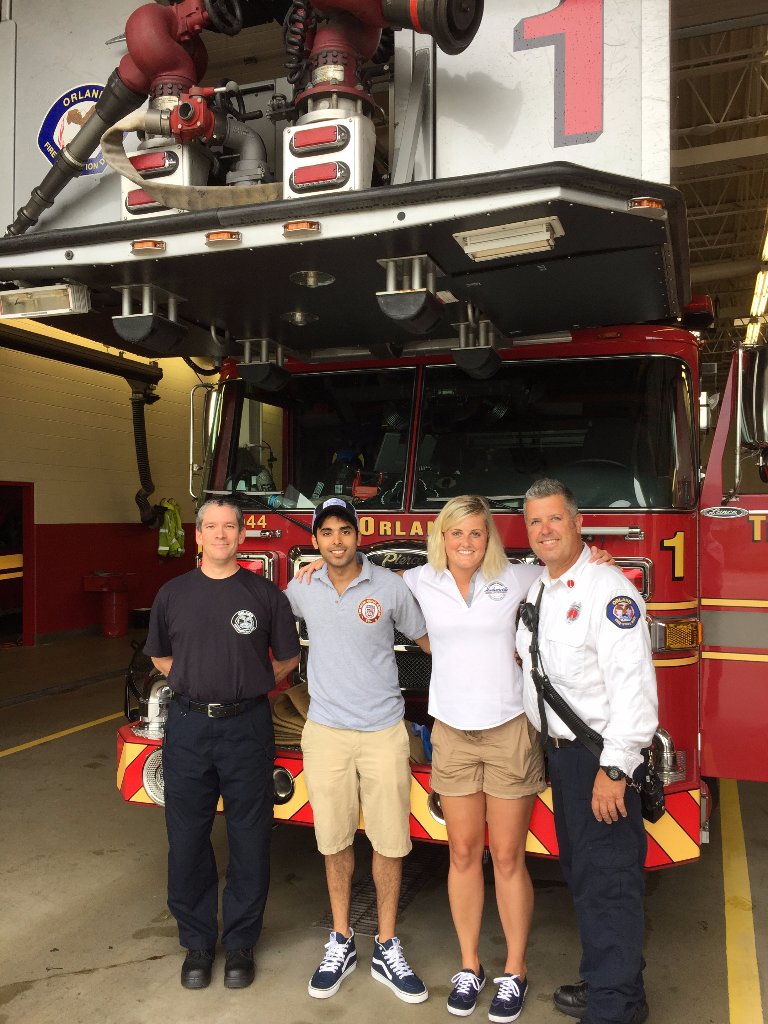 Hudsonville_IC's tweet image. #RandomActsofIceCream: The #Chicago team fights fire with #icecream at @VillageOrlandPk #FireDepartment! #community