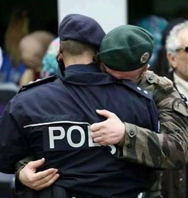 sozmuhendisi's tweet photo. Birliğimizi 
Beraberliğimizi
Bozamayacaksınız ! https://t.co/oszOKzQzJD