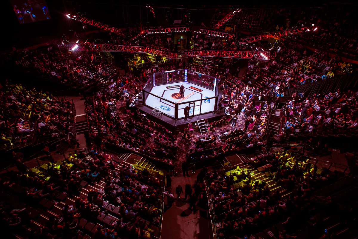 EFCworldwide's tweet photo. Thank you @CarnivalCitySA for an awesome night of fights! https://t.co/TEc2l2Foh5