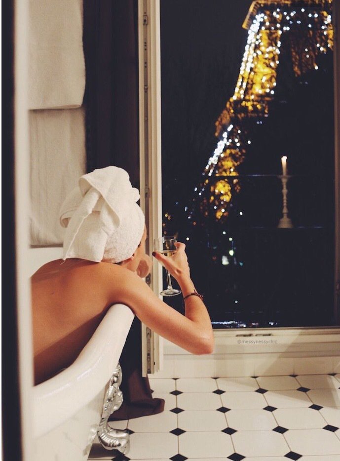 Bubble Bath, Wine, and a front row view of the Eiffel Tower; All a girl could ever need ✨🍷
