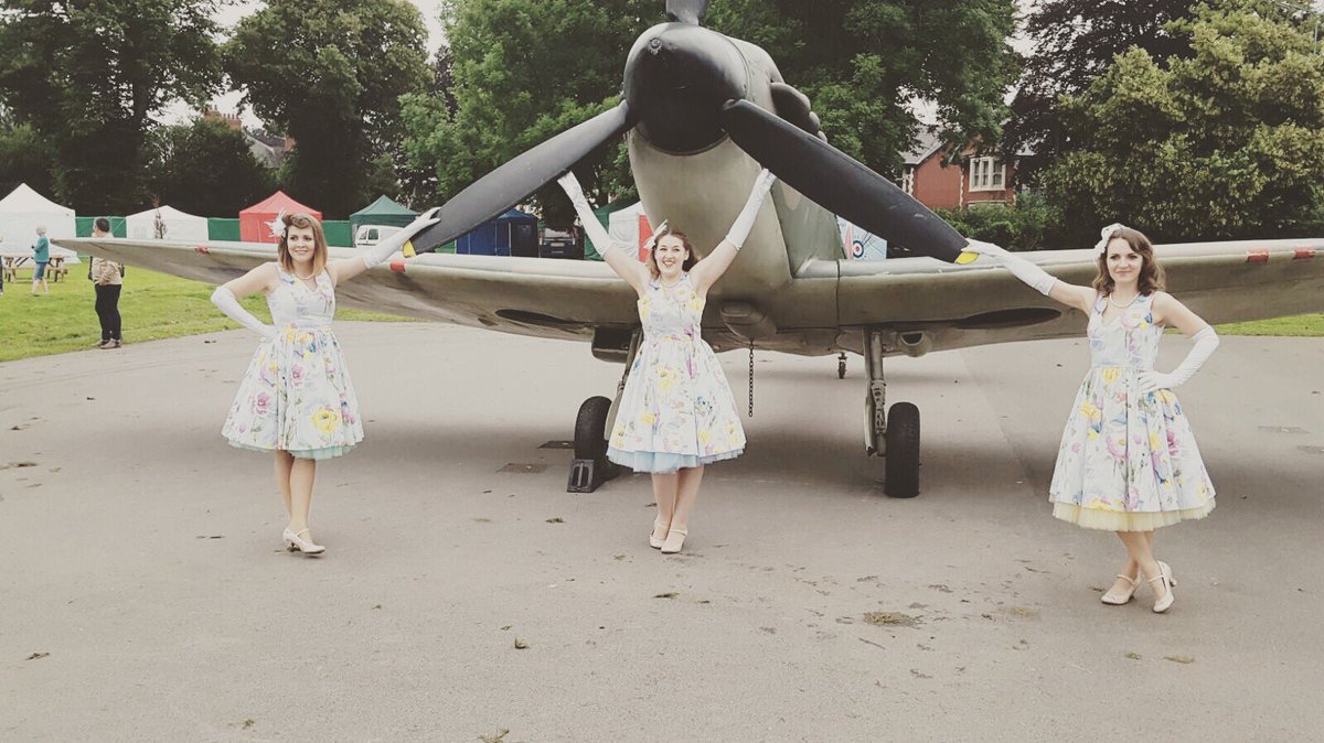 #VintageForVictory this evening❤️