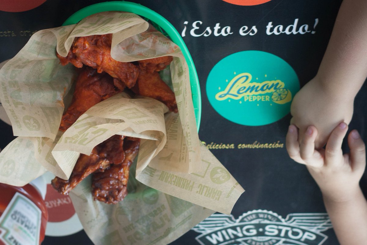 WingstopMexico's tweet photo. ¡Alitas para tus pequeños! 🍗🍗 🎉😄 #QuieroMisWingstop #WingstopMiAmor #FanWingstop https://t.co/rRIU5BzUXY