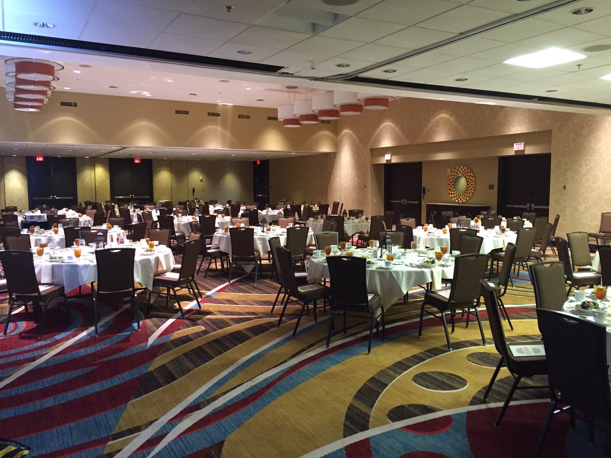 SteveFKoch's tweet photo. In the Ballroom preparing for Bauer MBA/EMBA/MS Welcome Night. #BauerMBA https://t.co/C3vBNG1Fi1