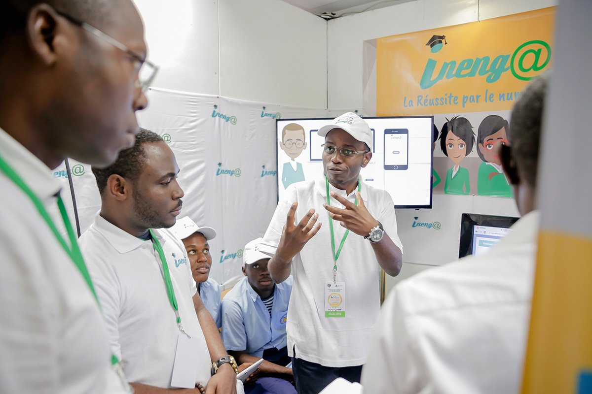 Lors de la finale, chaque participant devait présenter son produit ou son offre de service aux jury #Gabon