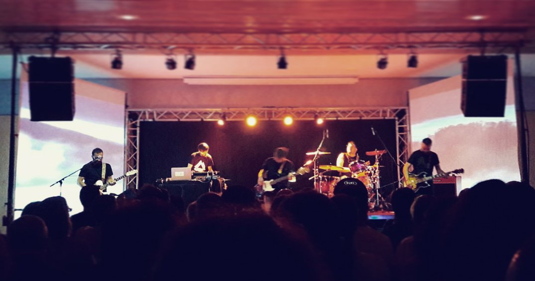 Enorme la partida de <a href="/KasparovVsDeepB/">KasparovVsDeepBlue</a> esta noche. Merecen mucho más de lo que tienen vimeo.com/149593243 #Burgos