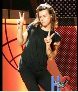 sigabangfm's tweet photo. Quando sou elogiada na frente da turma inteira!  #ThisIsHarry /Cah https://t.co/bMOdmqHSCg