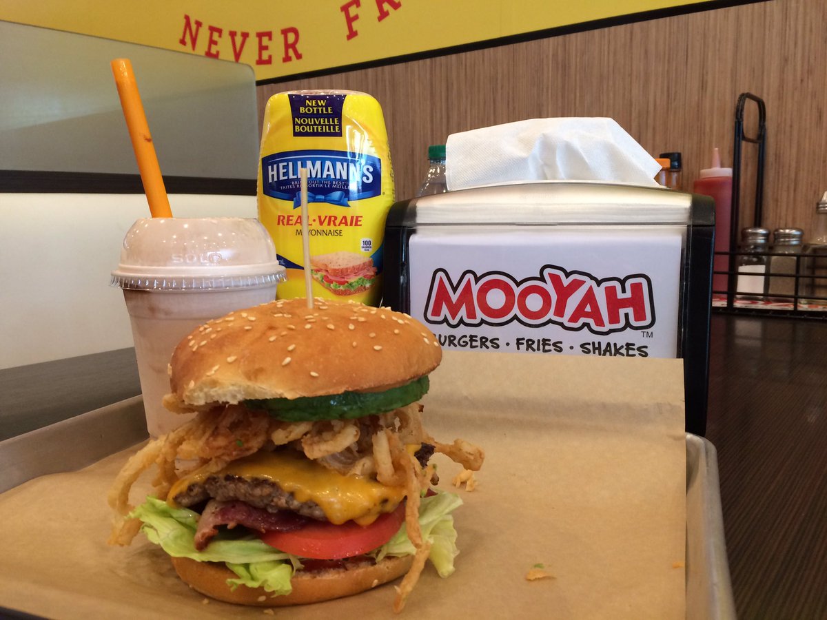 nasherfraser's tweet image. Looking good Little Moo Burger @MOOYAHCanada #BurgerRouteContestca #proudemployee @HellmannsCanada @VirginRadioVan 👍