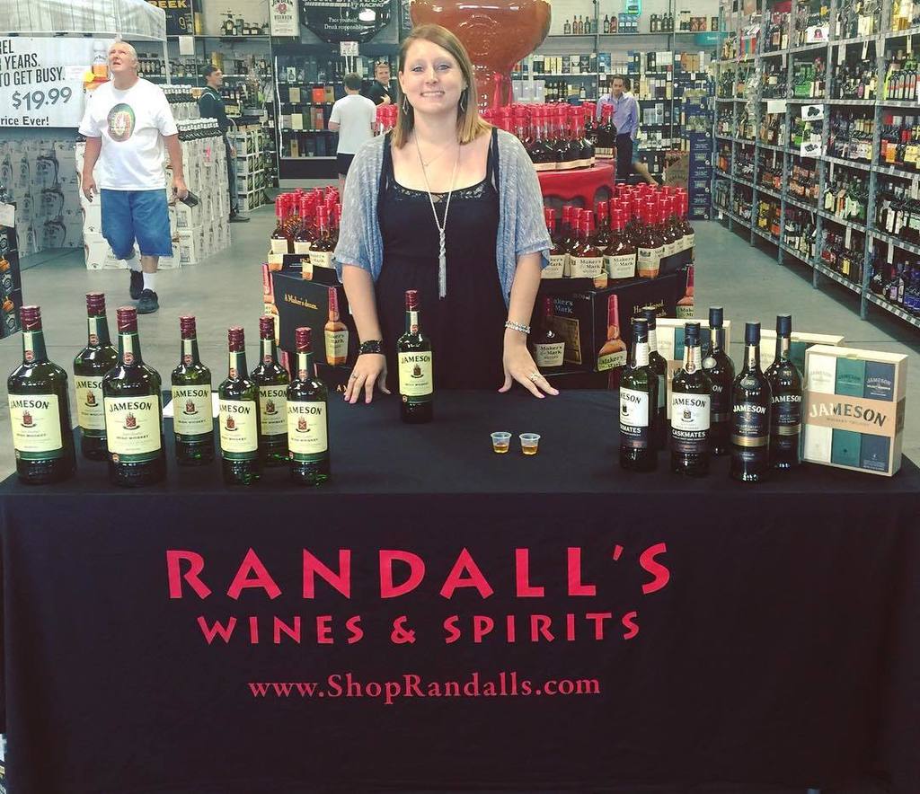 EmilyWesterholt's tweet photo. Happy Hour with @jameson_us today @randalls_wines_spirits! #Jameson #IrishWhisky #SampleShots https://t.co/Y5aLwYCoFO
