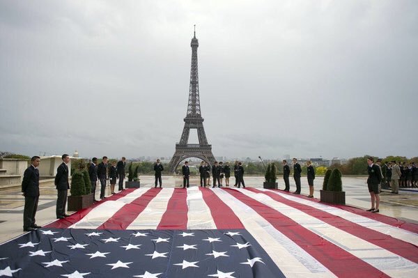 CloydRivers's tweet photo. This was Paris' response after 9/11. They deserve the same support they gave us. Merica.  F🇺🇸ck ISIS. https://t.co/9UibWQlvbW