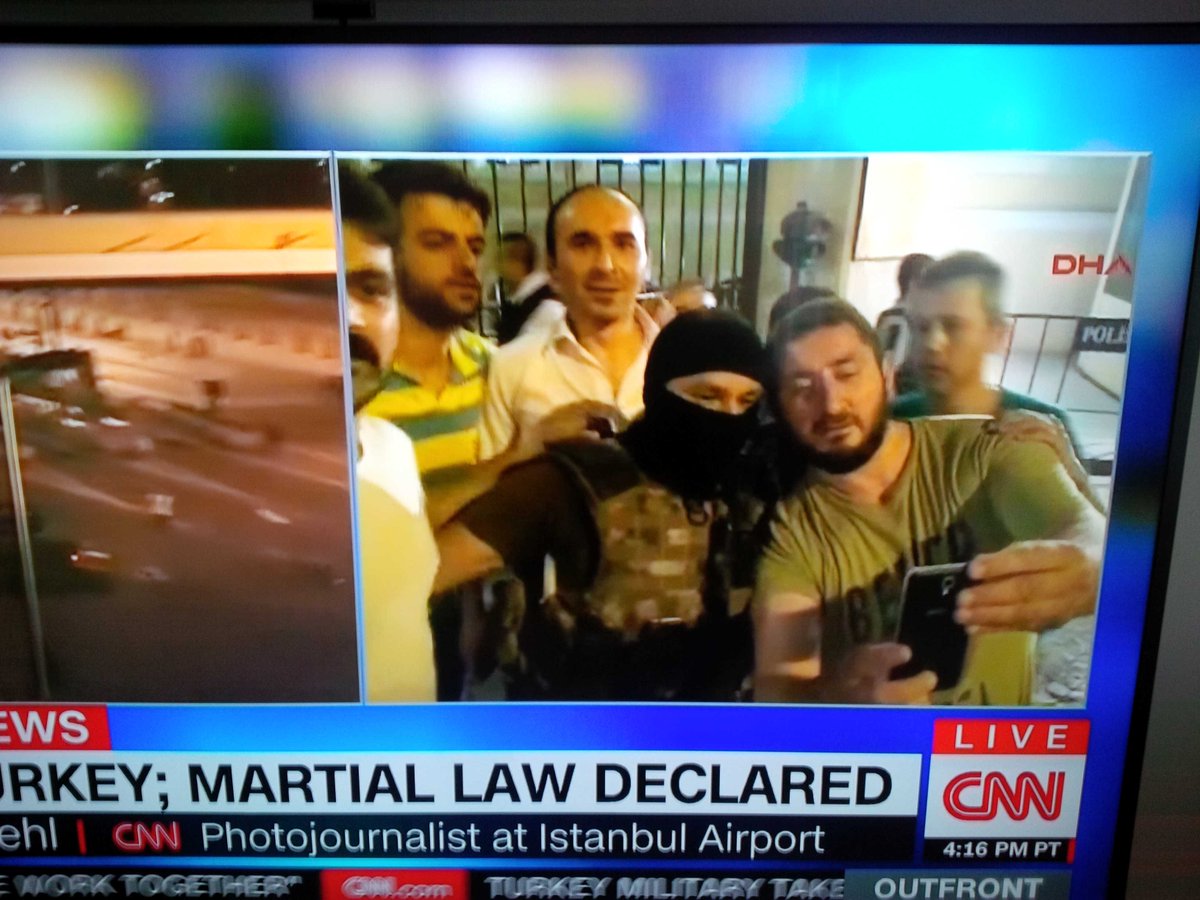El mundo en que vivimos, selfie en medio del golpe de estado en Turquía.